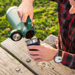 Stanley Classic Vacuum Growler 2QT Hammertone Green -Outdoor Gear Shop 10 01941 099 2 600x600 d6105462 bce2 40f5 b7ab 887a725e5249