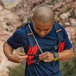 Nathan Vapor Swift Blue Nights/High Risk Red (4L) -Outdoor Gear Shop 4720N 0585 6 600x600 cd792583 8131 4426 8f50 30895b6e89df