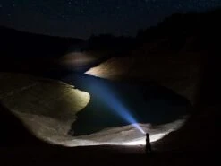 Fenix TK35 2018 XHP35 HI LED Flashlight 1300LM Black -Outdoor Gear Shop Fenix TK35 2018 Flashlight beam 1